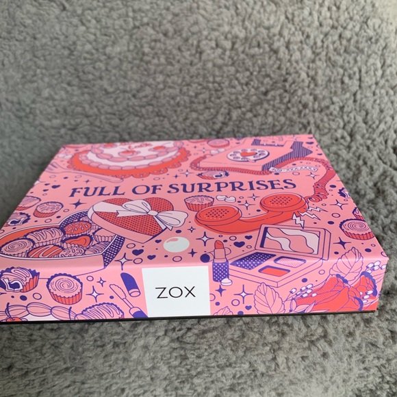 Zox Bracelets- Full Of Surprises, Bracelet and Pin 2022 - Picture 7 of 7